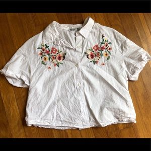 White floral button up crop
